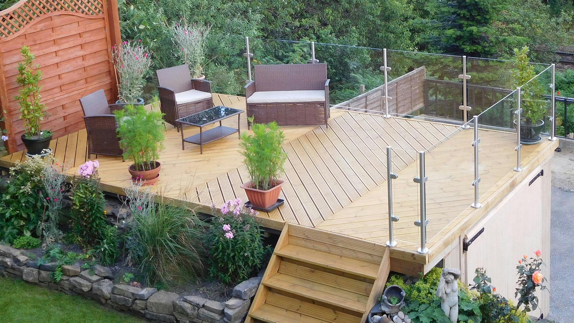 Contemporary stainless & glass balustrade install to Huddersfield