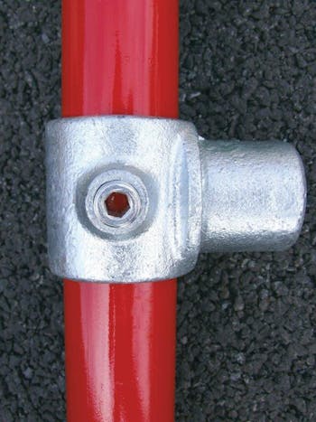 147 Offset Swivel Tee