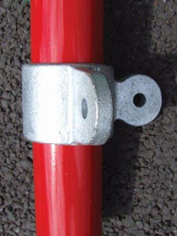 168M Corner Swivel Male